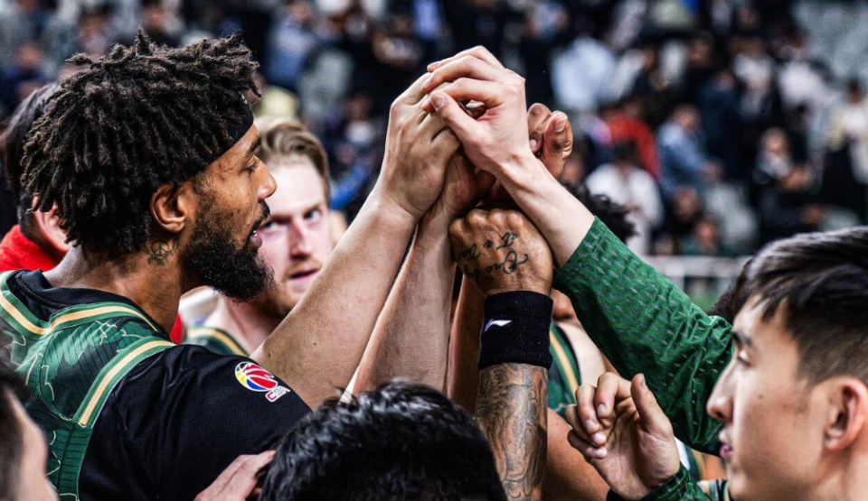 lol官方-包含中超今晨再迎强敌，迈阿密热火内部沟通，主帅态度：更衣室稳定，资深球员宣示担当的词条