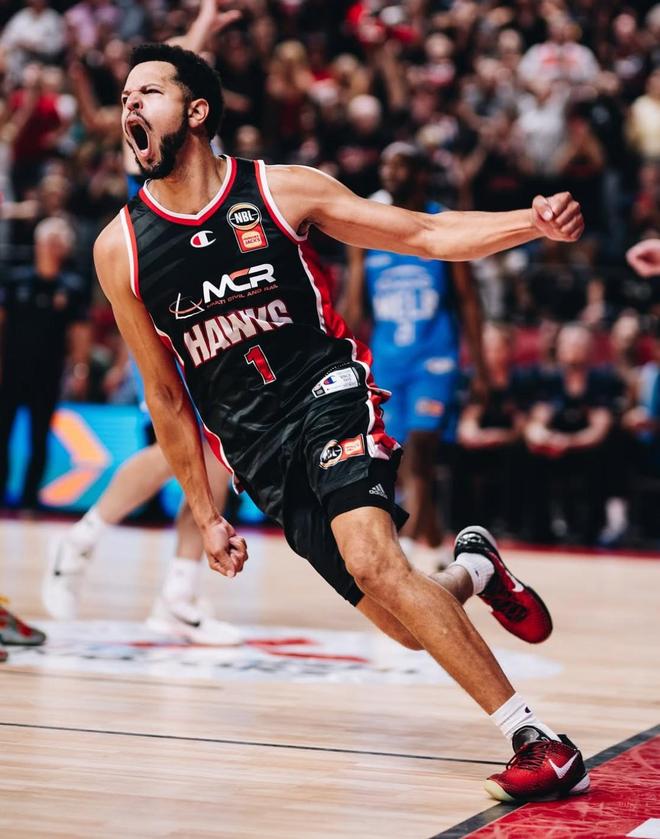 加时末段克里夫兰骑士调整名单以备CBA季后赛，远射贴柱环节打磨，态度坚定，身体对抗强度拉满的简单介绍