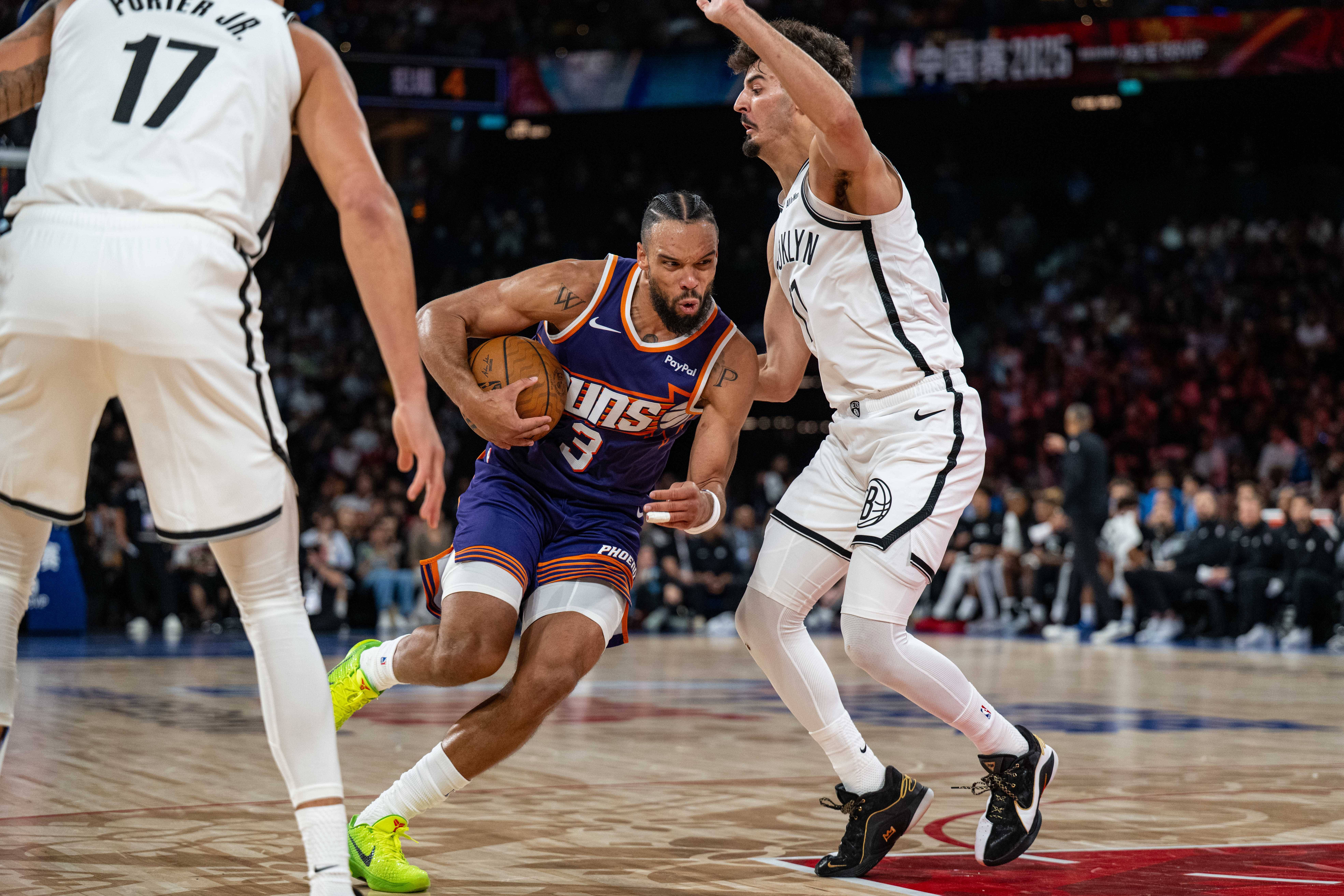 lol中国总决赛-关键时刻体能课后，尼斯刷新队史纪录备战NBA季后赛，气氛紧张，团队化学反应显著的简单介绍