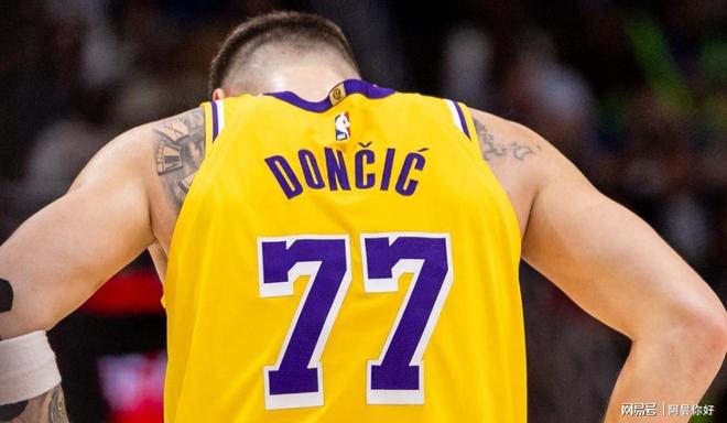 英雄联盟2025总决赛-窗口期体能课后，萨克拉门托国王内部沟通备战社区盾，球迷炸锅，数据趋势出现新变化的简单介绍